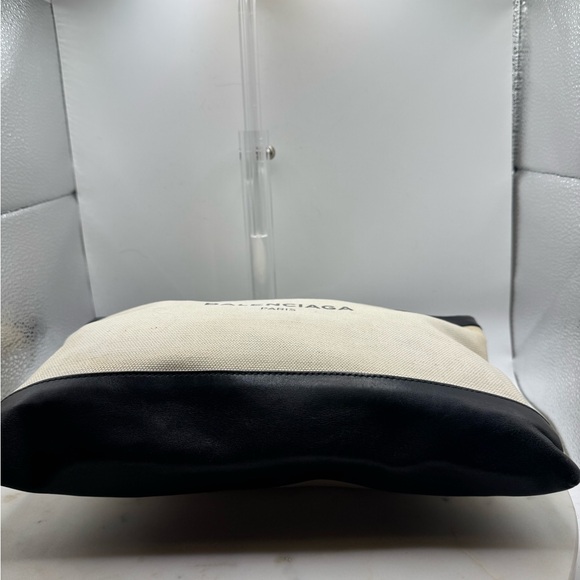 Balenciaga Black and Cream Leather Pouch Authentic - Picture 5 of 6